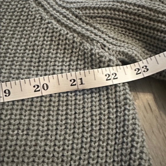 Gorgeous Gray Women's Sweater off the shoulder - Picture 4 of 5